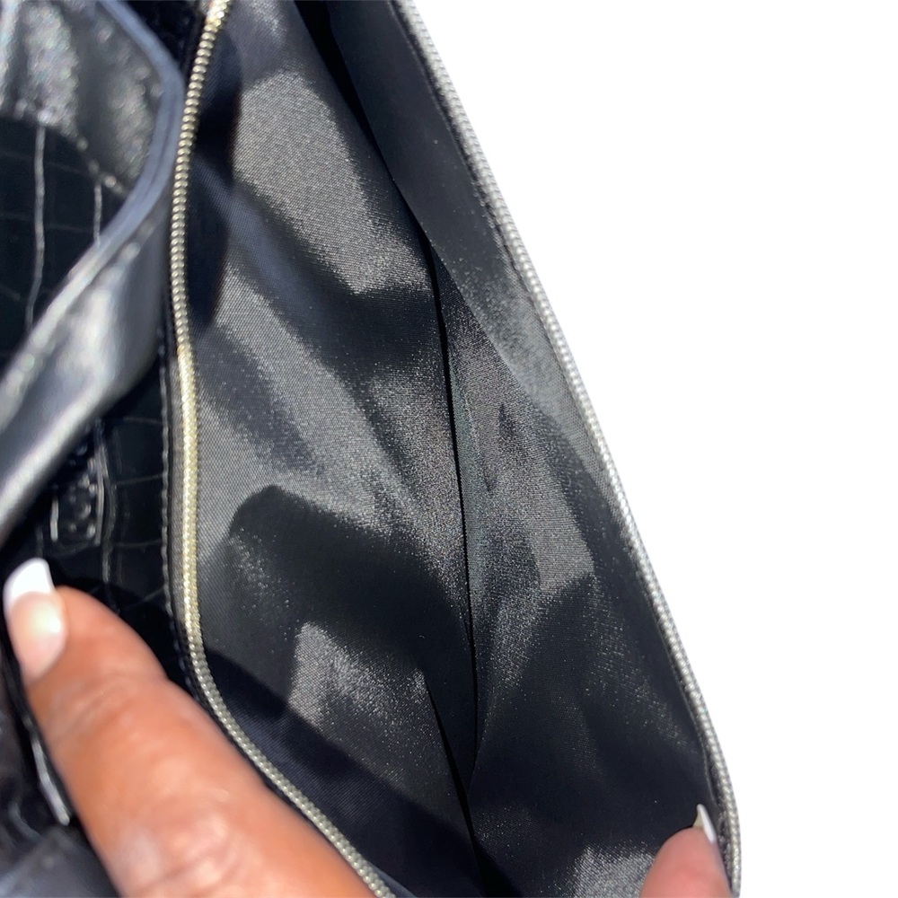 Dot & Dot Black Vegan Leather Travel Toiletry & Makeup Organizer Bag NWT - Picture 6 of 10
